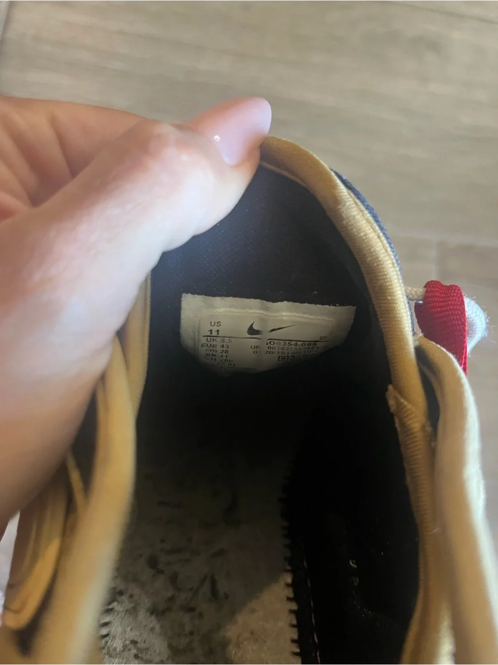 Nike Men's Black, Gold and Red Low-Top Sneakers